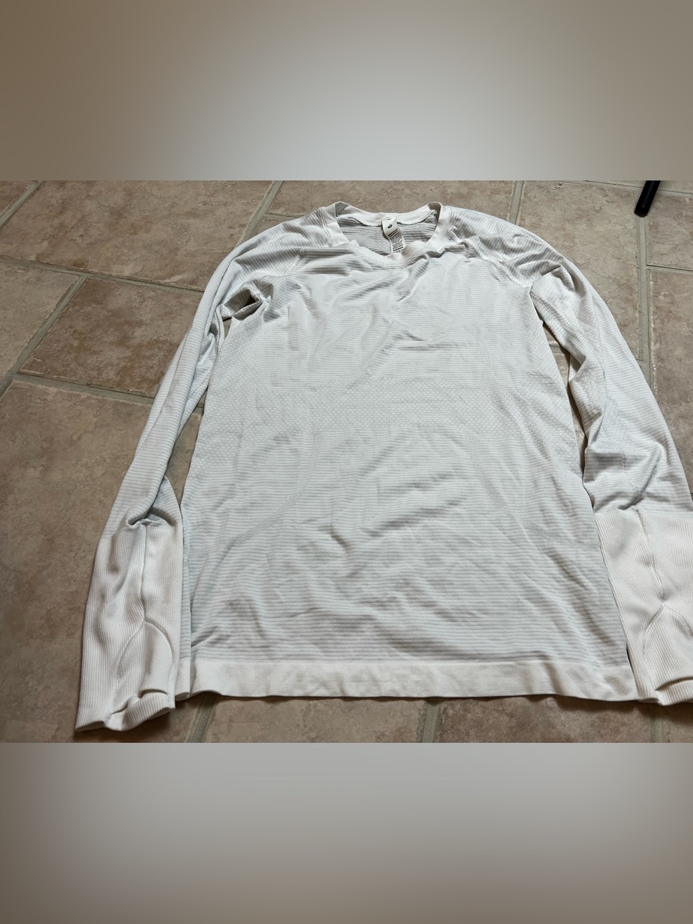 Lululemon Swiftly Hip Length Long-Sleeve Shirt - White